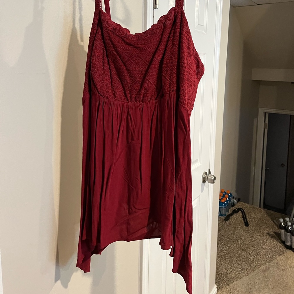 Size 3 red crepe lace bodice tank